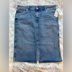 Sz.16 BNWT H&M Denim MIDI Skirt 💙